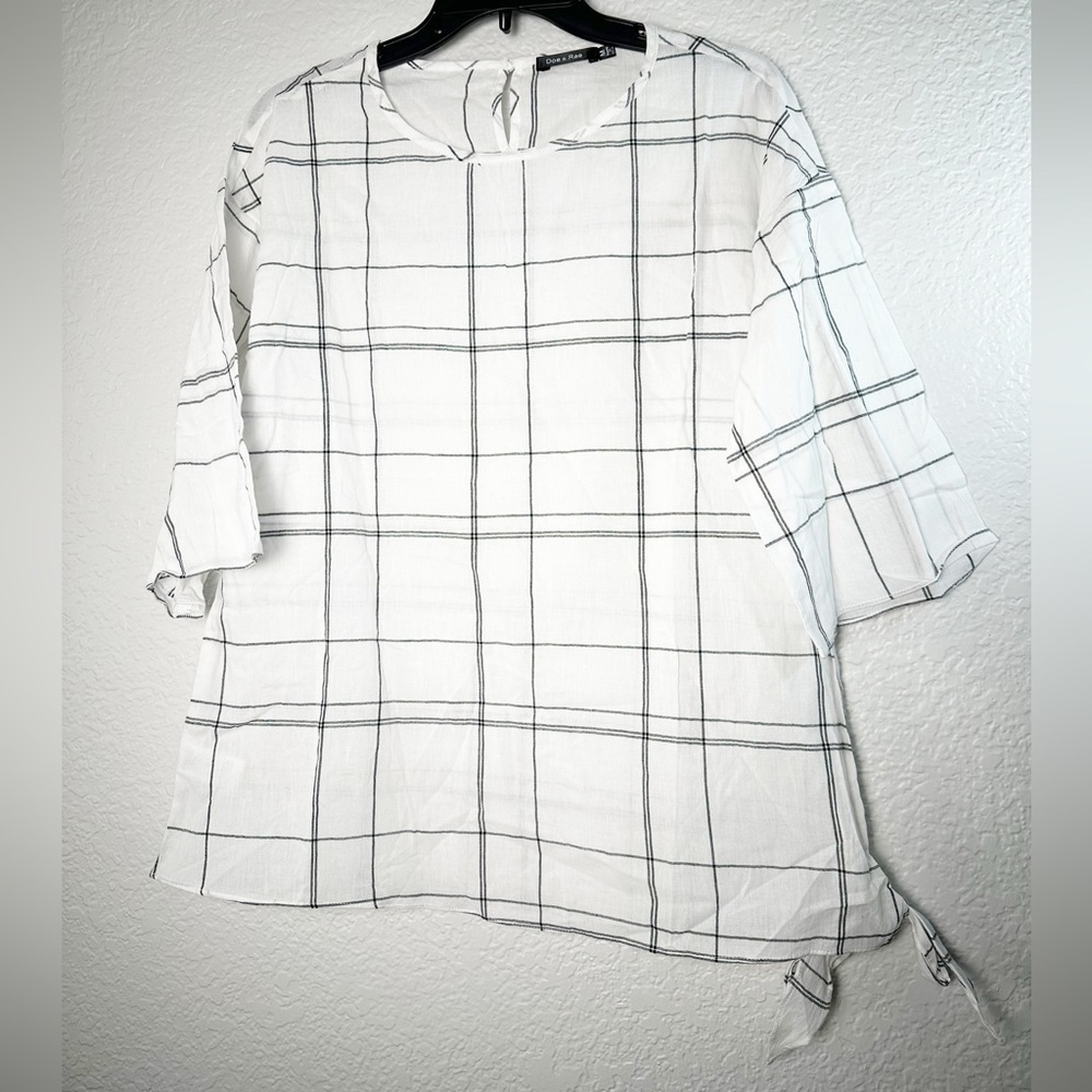 Doe & Rae White Stripe Short Sleeve Blouse with Tie on the Side